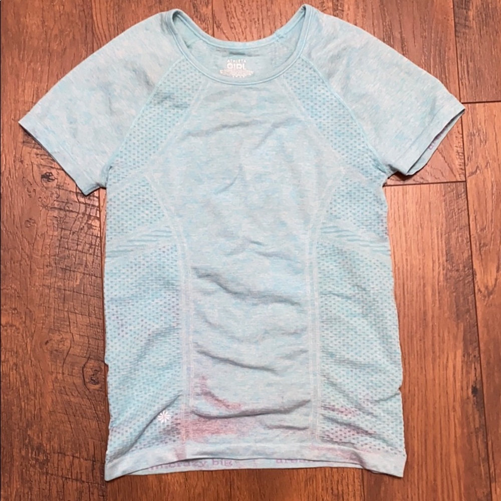 Seamless Athleta workout shirt
